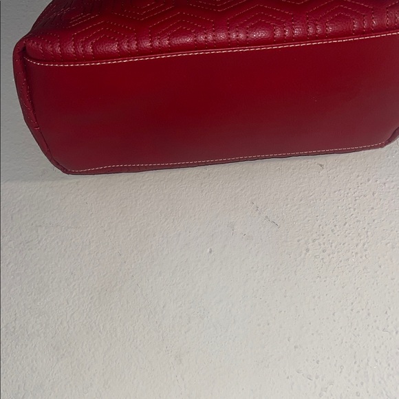 Liz & Co. Chic Red Shoulder Bag - Picture 3 of 6